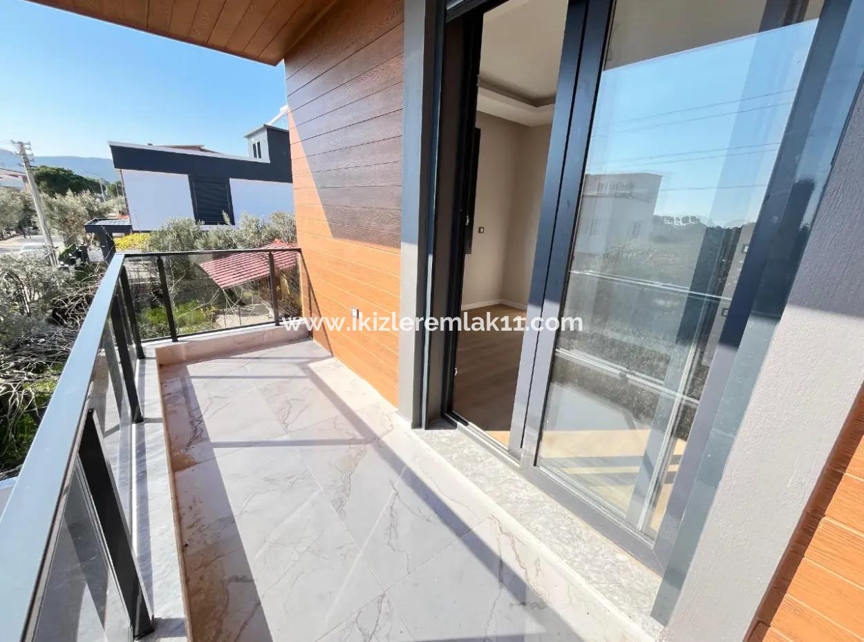 Neue Freistehende 3 1 Villa Zum Verkauf In Offener, Geräumiger Lage In Doğanbey