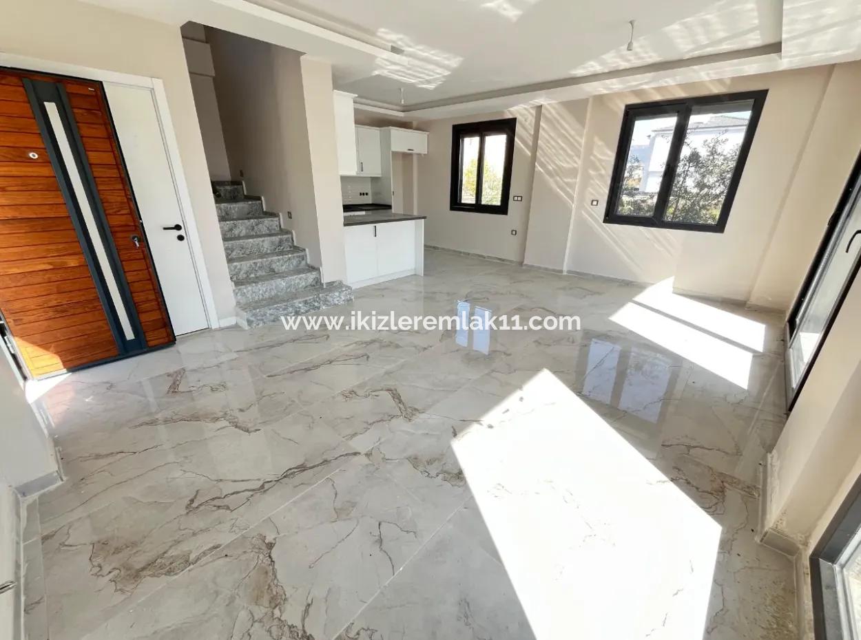 Neue Freistehende 3 1 Villa Zum Verkauf In Offener, Geräumiger Lage In Doğanbey