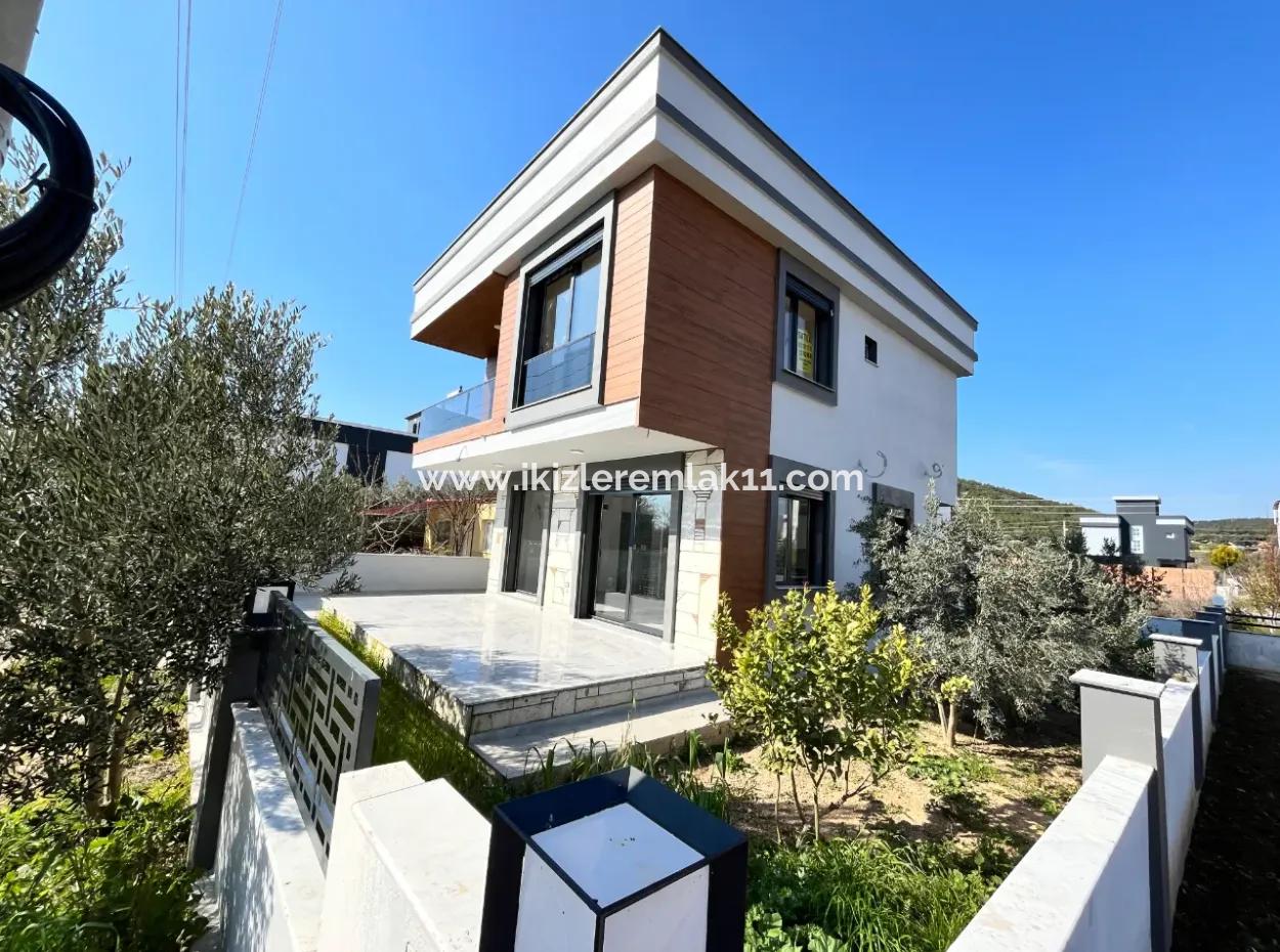 Neue Freistehende 3 1 Villa Zum Verkauf In Offener, Geräumiger Lage In Doğanbey