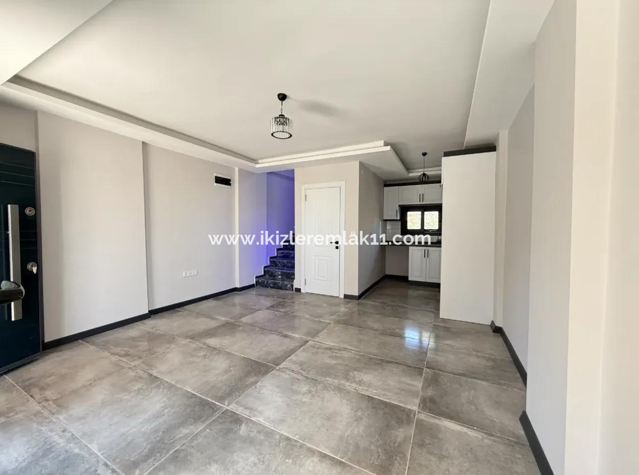 2 1 Neues Maisonette-Ferienhaus Zum Verkauf Im Zentrum Von Seferihisar Doganbey