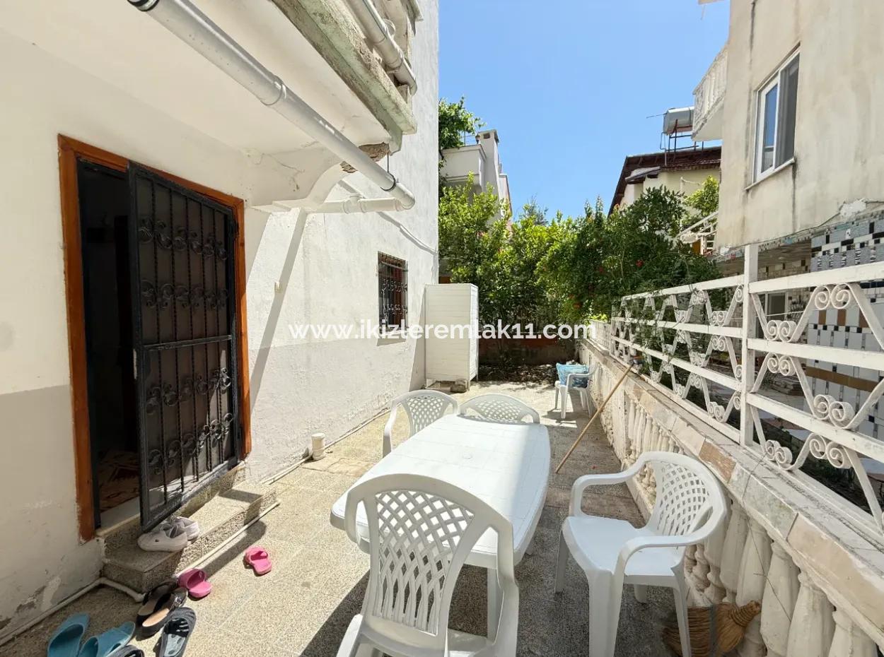 250 M Zum Meer In Ürkmez, Erschwinglicher Preis Zu Verkaufen 3 1 Wohnung Mit Garten