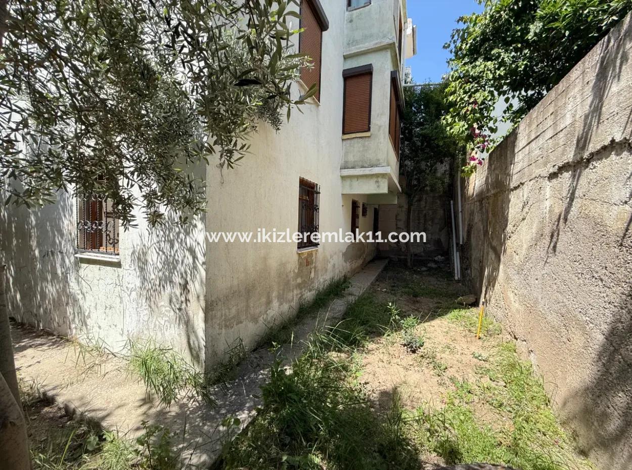 250 M Zum Meer In Ürkmez, Erschwinglicher Preis Zu Verkaufen 3 1 Wohnung Mit Garten