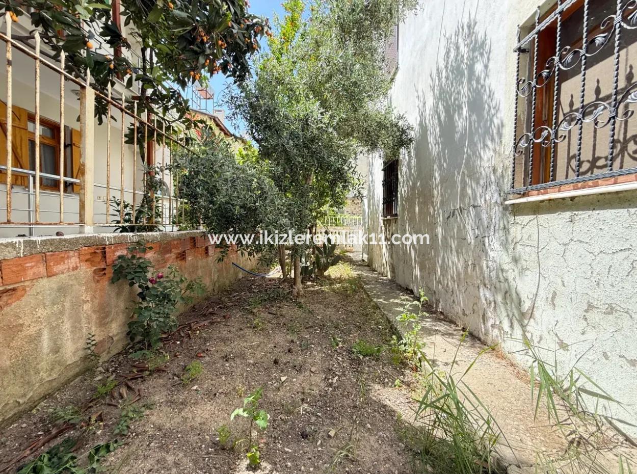 250 M Zum Meer In Ürkmez, Erschwinglicher Preis Zu Verkaufen 3 1 Wohnung Mit Garten