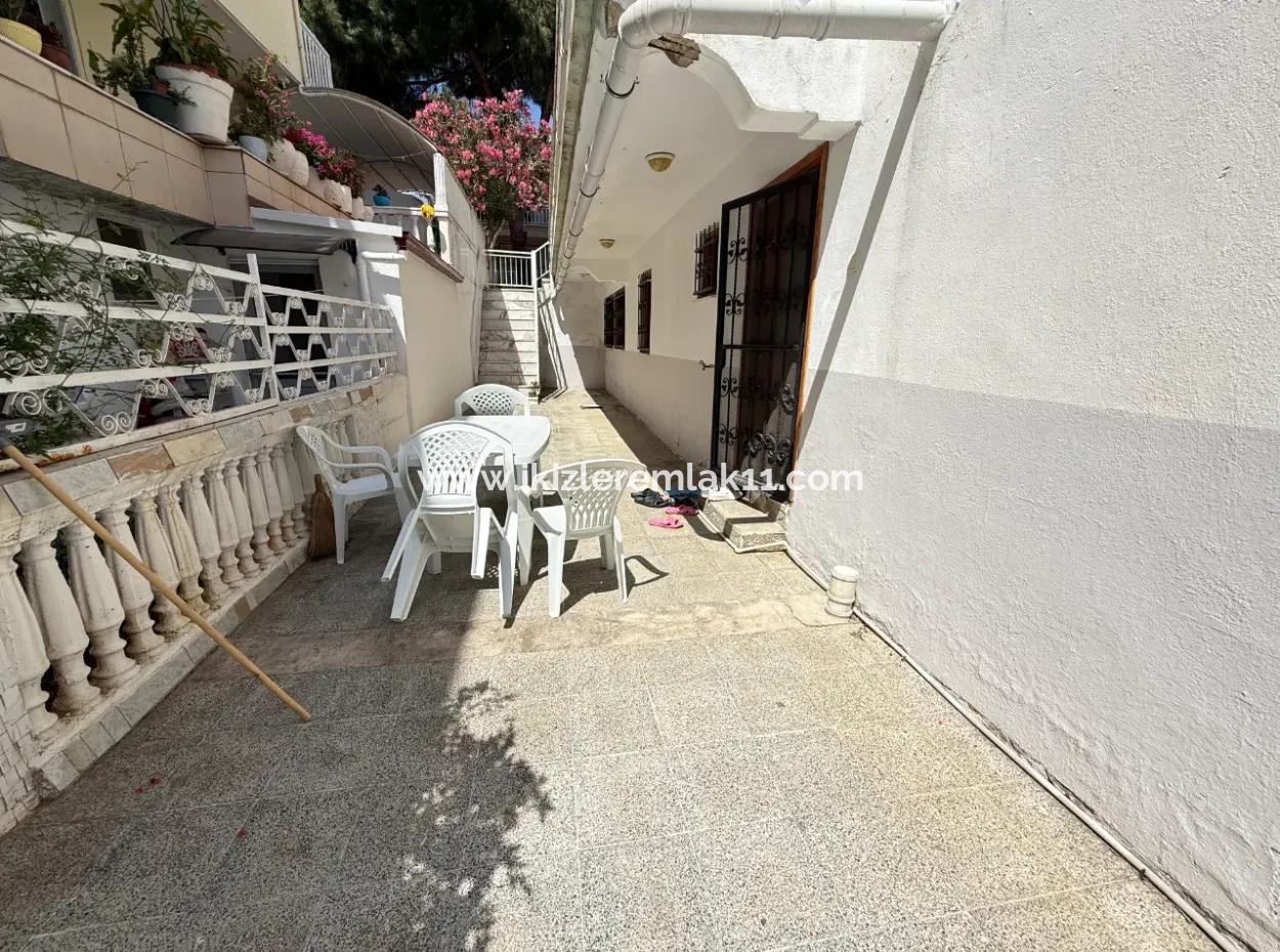 250 M Zum Meer In Ürkmez, Erschwinglicher Preis Zu Verkaufen 3 1 Wohnung Mit Garten