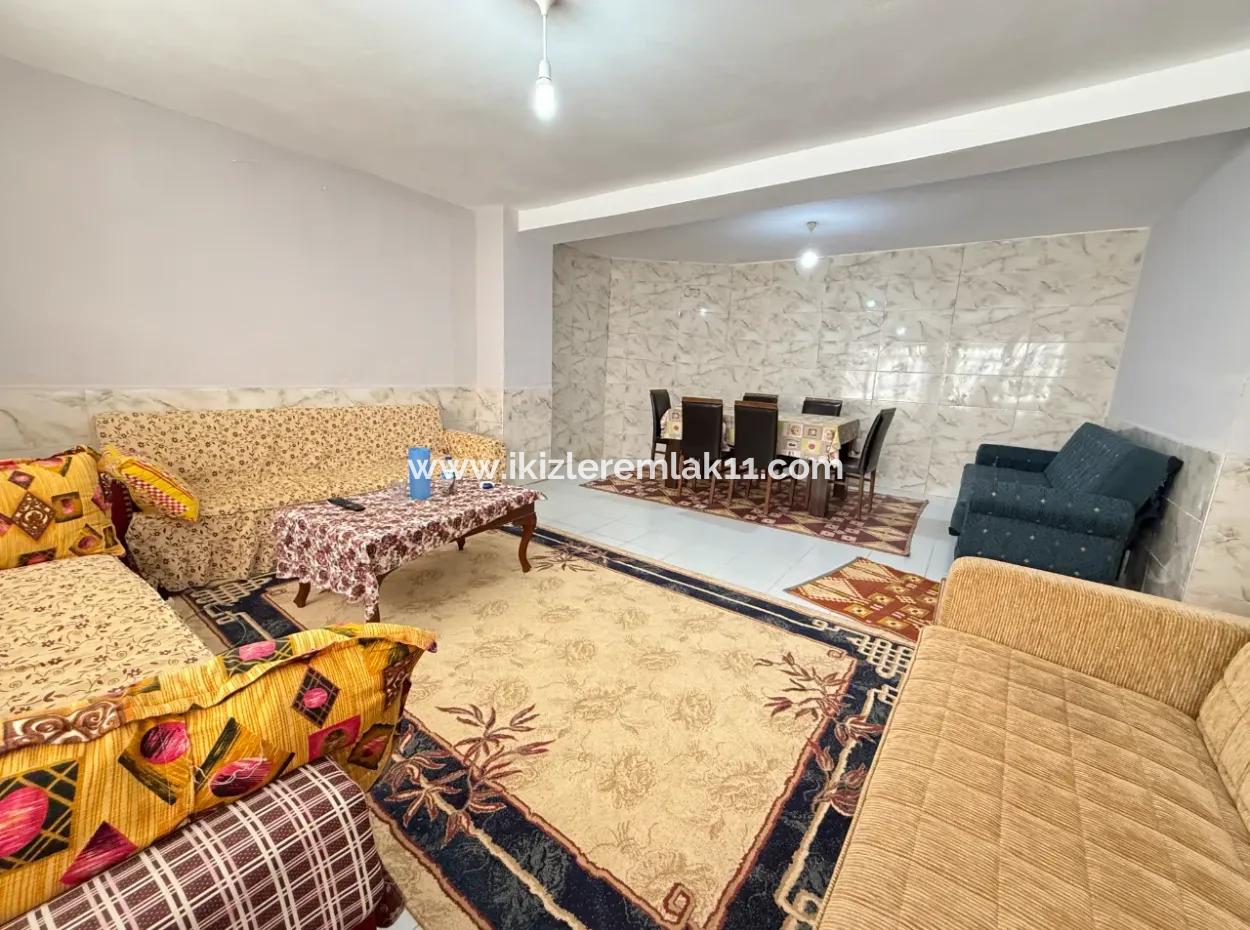 250 M Zum Meer In Ürkmez, Erschwinglicher Preis Zu Verkaufen 3 1 Wohnung Mit Garten