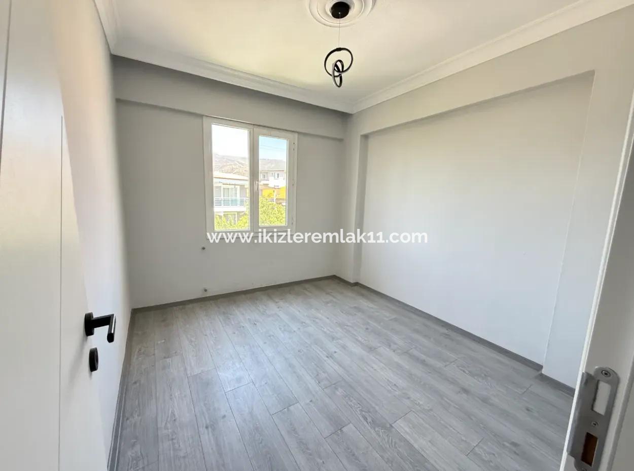 300 M Vom Meer Entfernt In Seferihisar Ürkmez, 2 1 Kostenlose Wohnung Zu Verkaufen