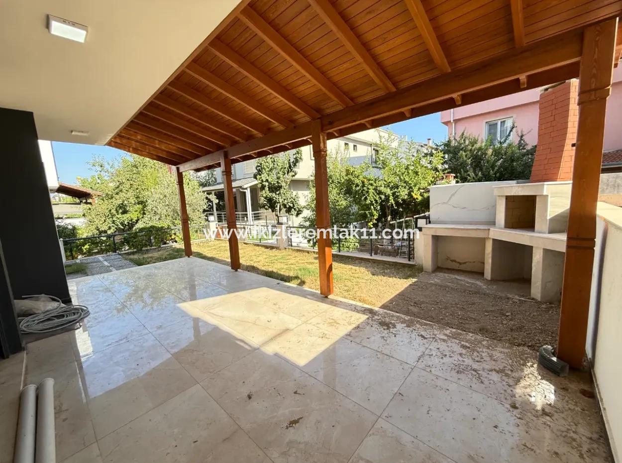 3 In 1 Villa Ohne Garten Zum Verkauf In Der Nähe Des Meeres In Doganbey, Seferihisar