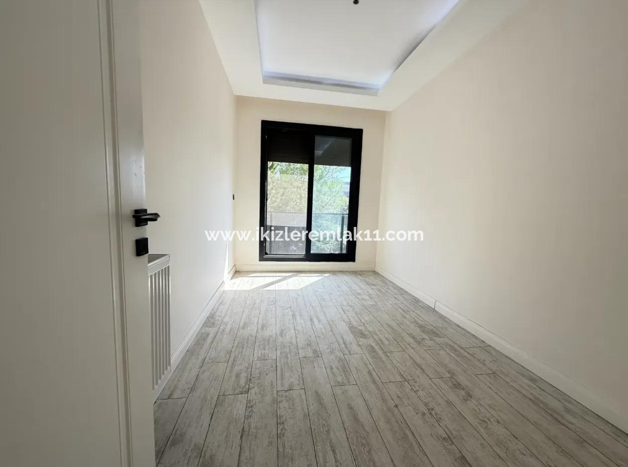 Luxuriöse 3 1 Maisonette-Villa Zum Verkauf Im Zentrum Von Seferihisar Ürkmez