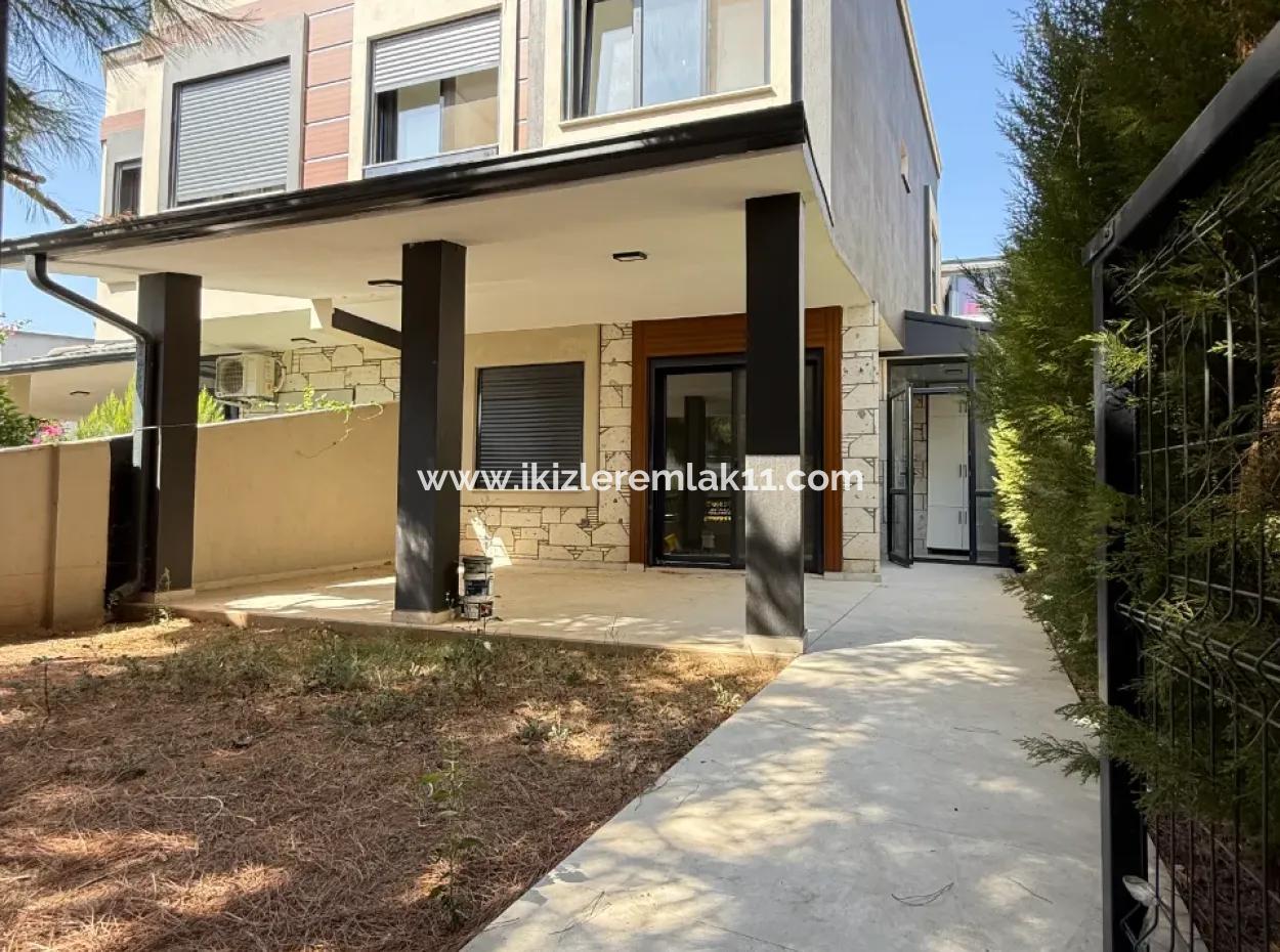 Luxuriöse 3 1 Maisonette-Villa Zum Verkauf Im Zentrum Von Seferihisar Ürkmez