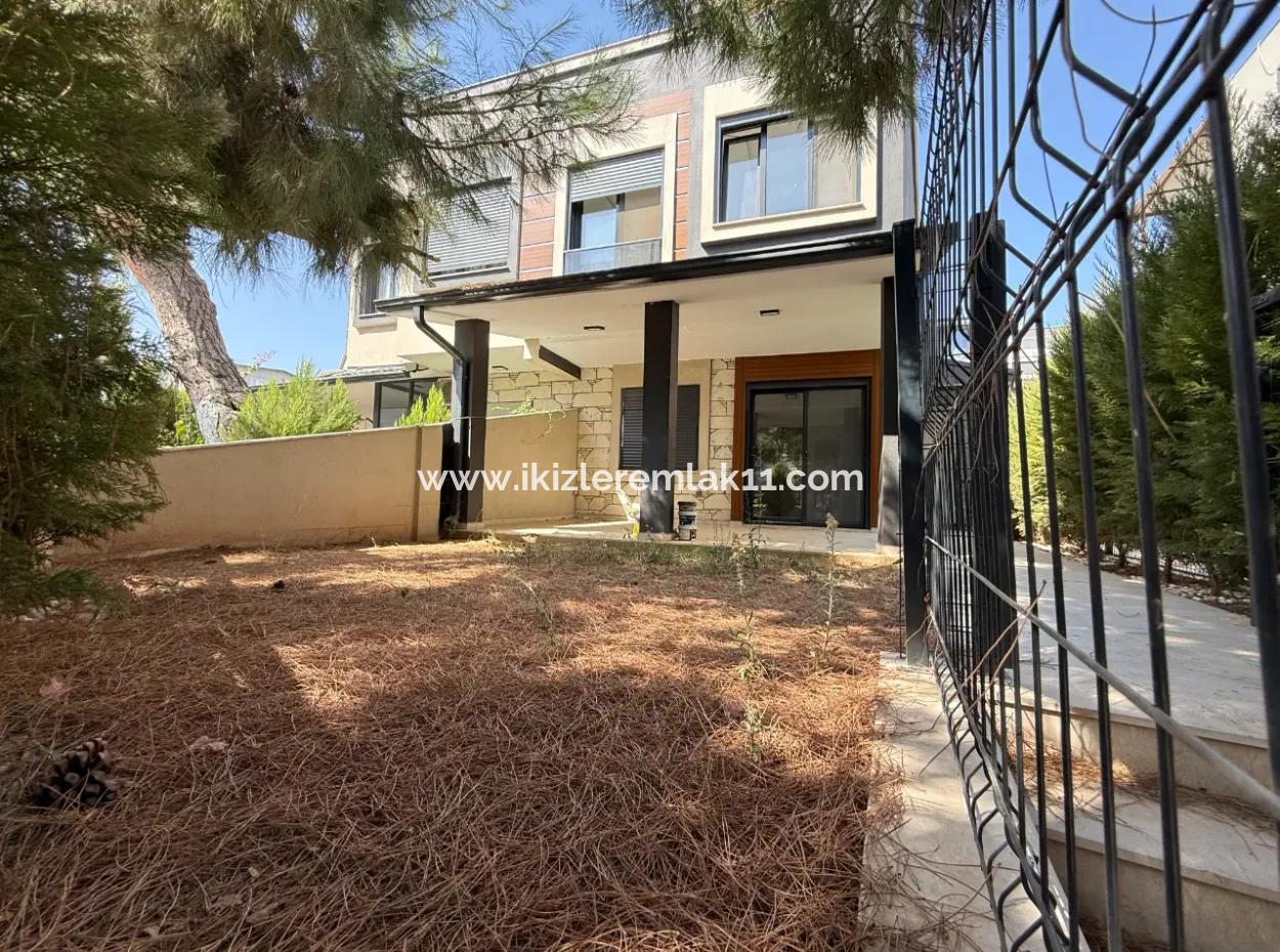 Luxuriöse 3 1 Maisonette-Villa Zum Verkauf Im Zentrum Von Seferihisar Ürkmez