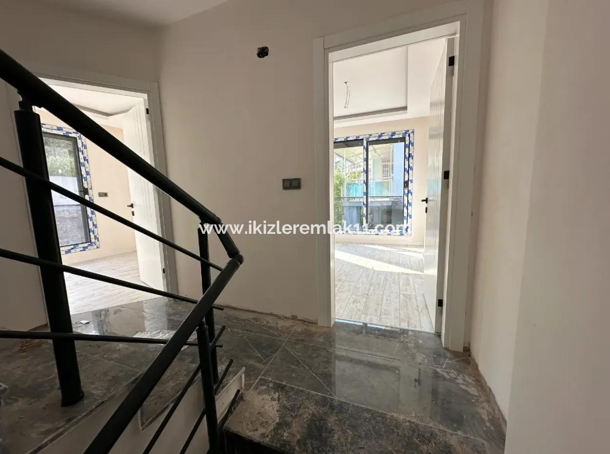 Luxuriöse 3 1 Maisonette-Villa Zum Verkauf Im Zentrum Von Seferihisar Ürkmez