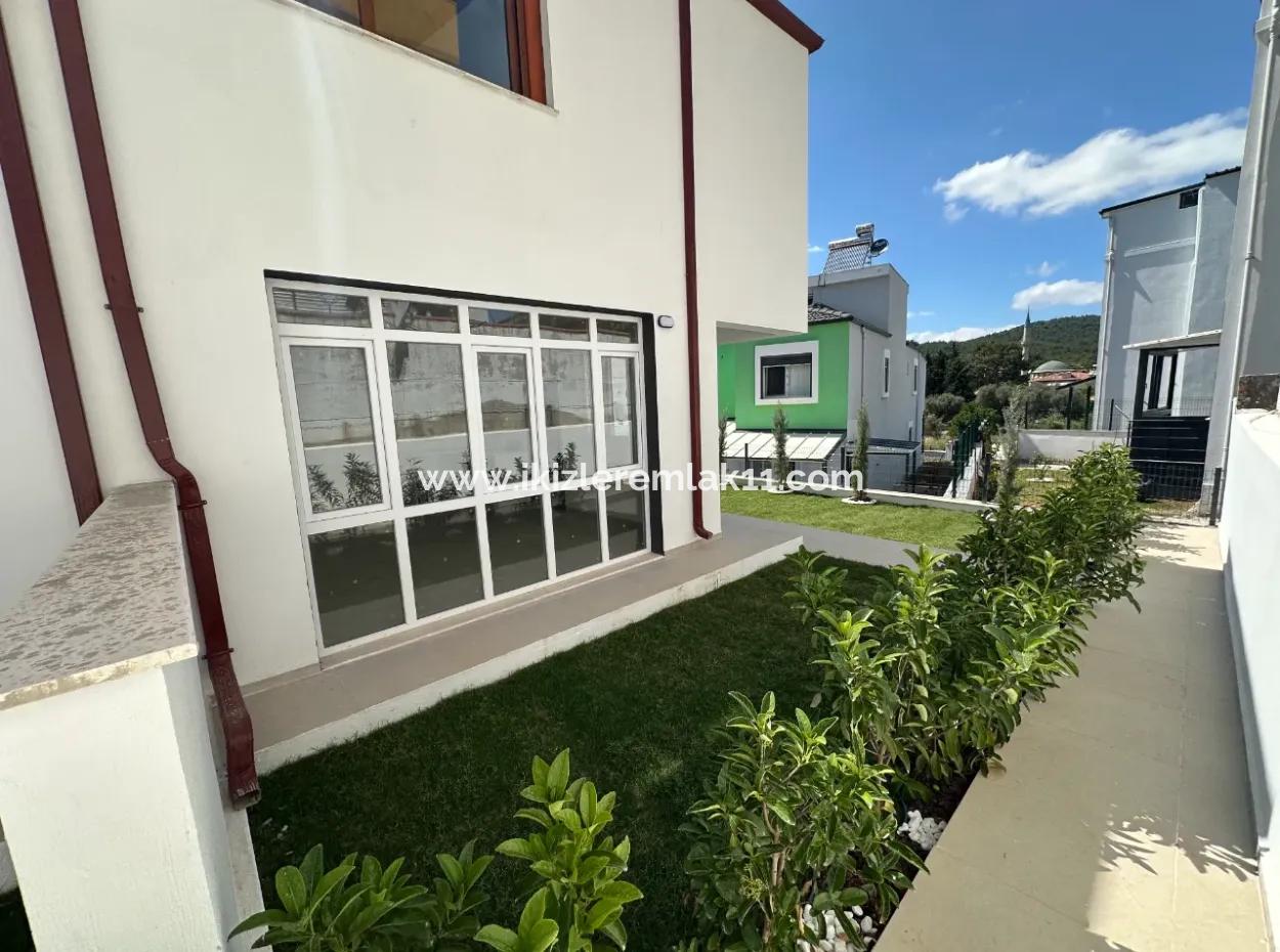 2 1 Villa Ohne Garten Zu Verkaufen In Seferihisar Doganbeypayamli