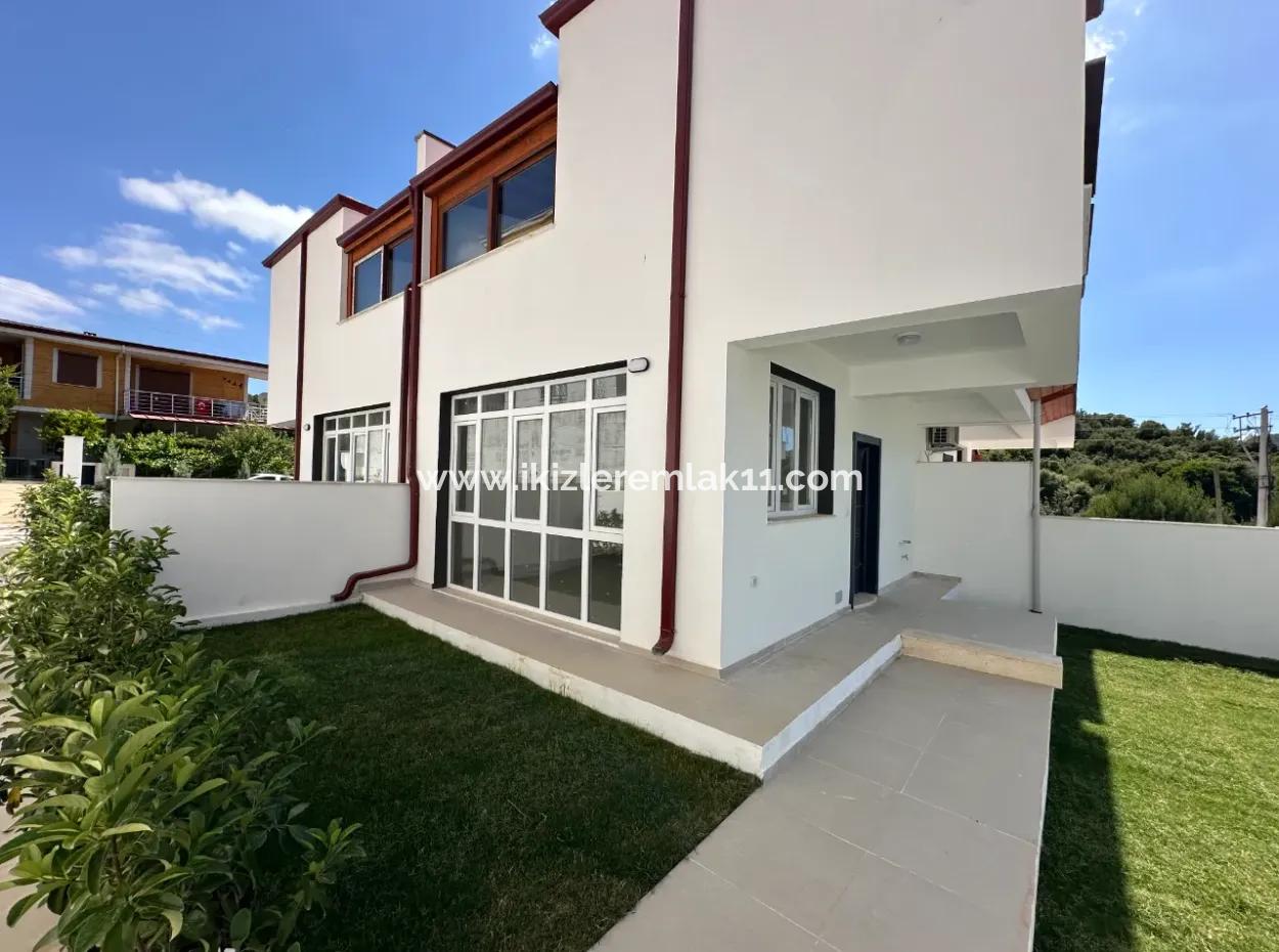 2 1 Villa Ohne Garten Zu Verkaufen In Seferihisar Doganbeypayamli