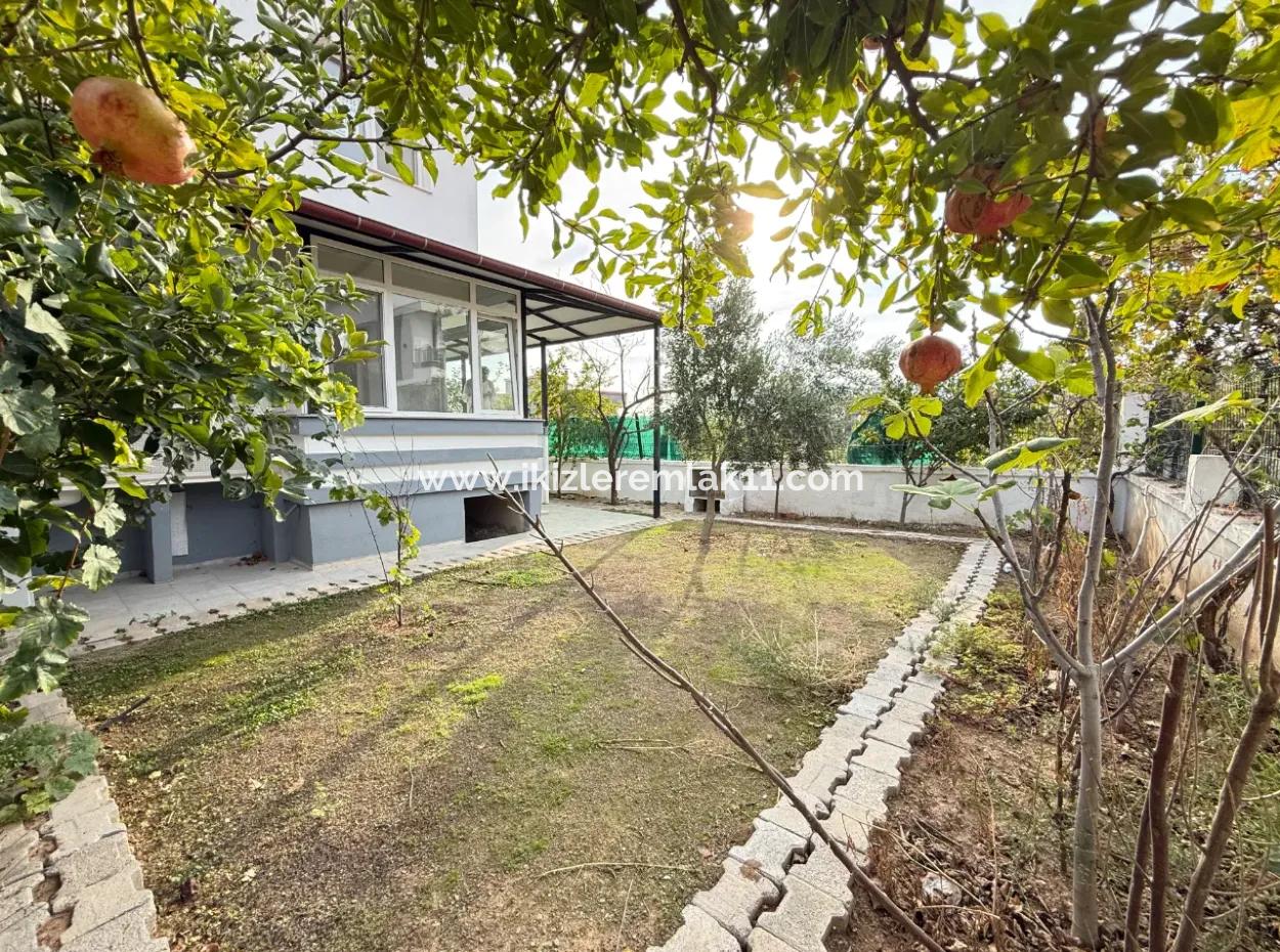 4 1 Villa Mit Großem Garten Zu Verkaufen In Seferihisar Doğanbey Zentrum