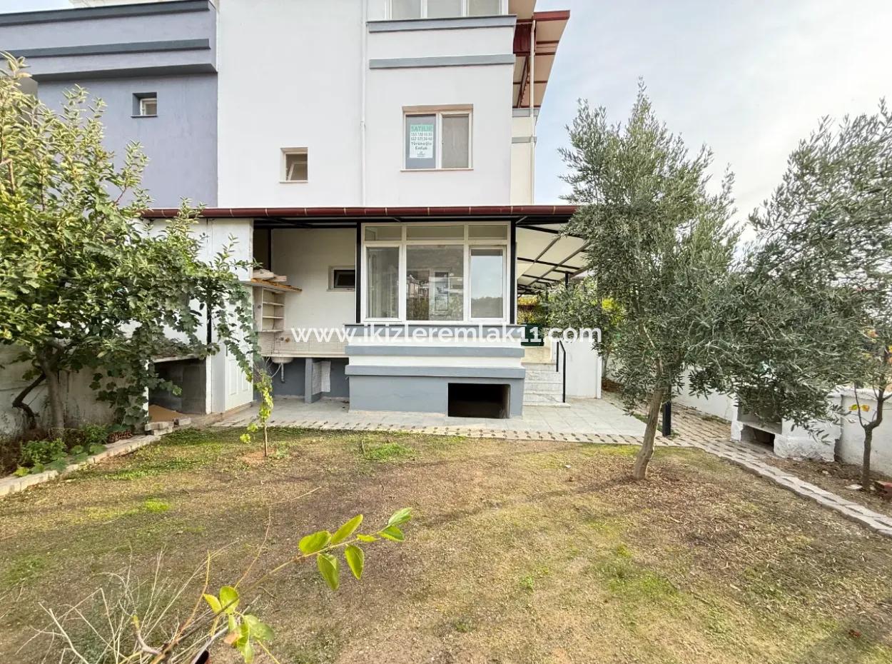 4 1 Villa Mit Großem Garten Zu Verkaufen In Seferihisar Doğanbey Zentrum