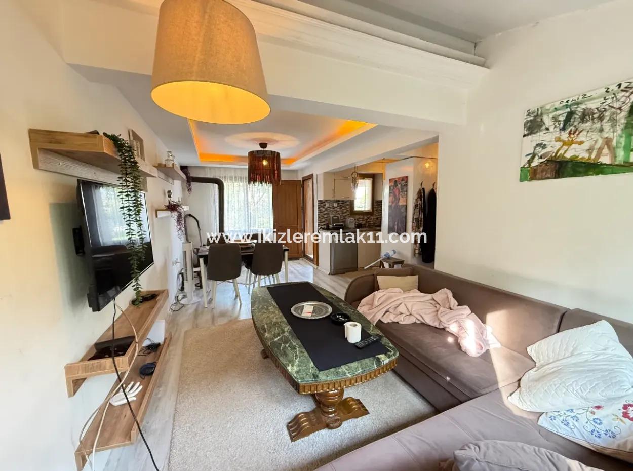 3 1 Villa Mit Großem Garten Zum Verkauf In Seferihisar Doğanbey Zentrum