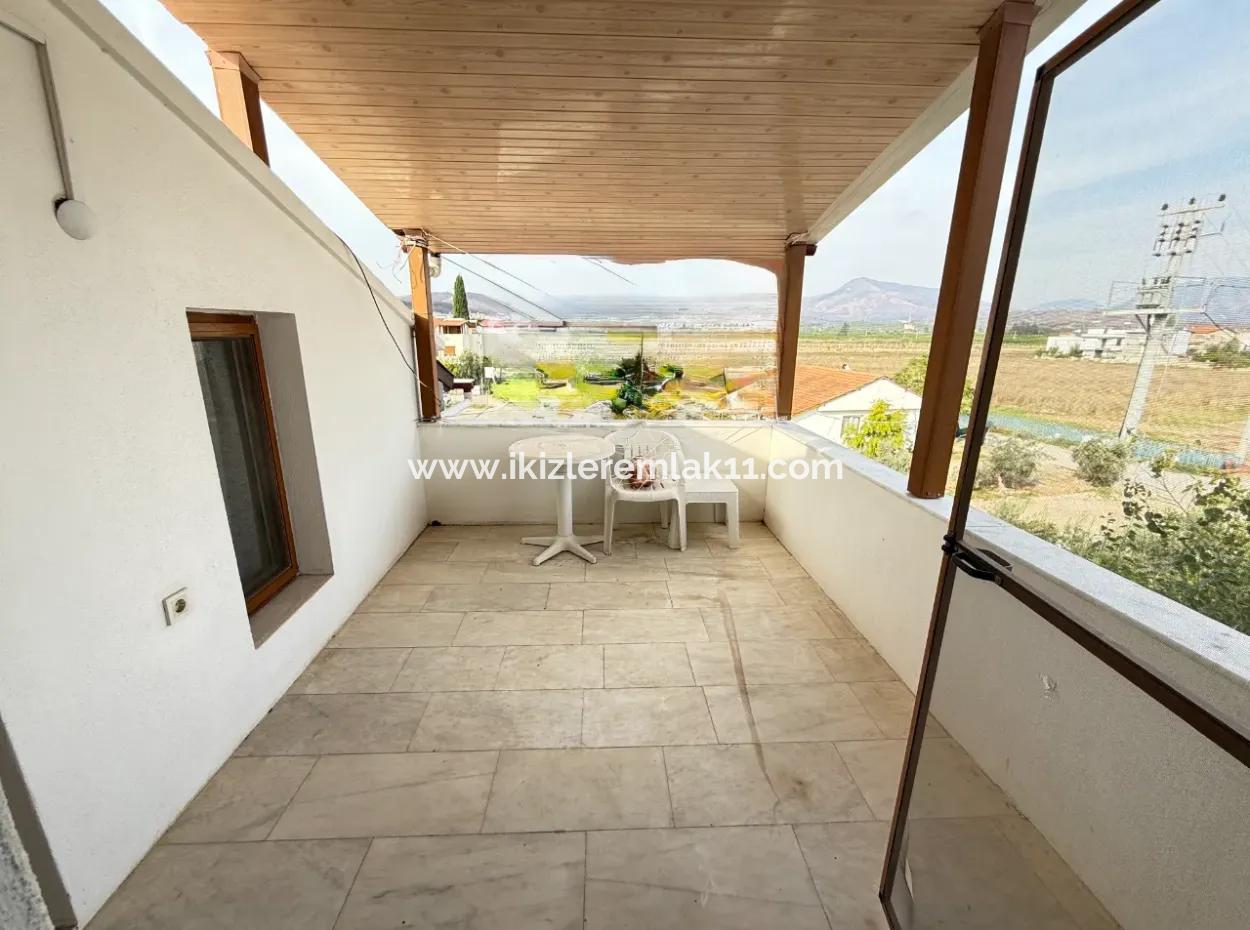 3 1 Villa Mit Großem Garten Zum Verkauf In Seferihisar Doğanbey Zentrum