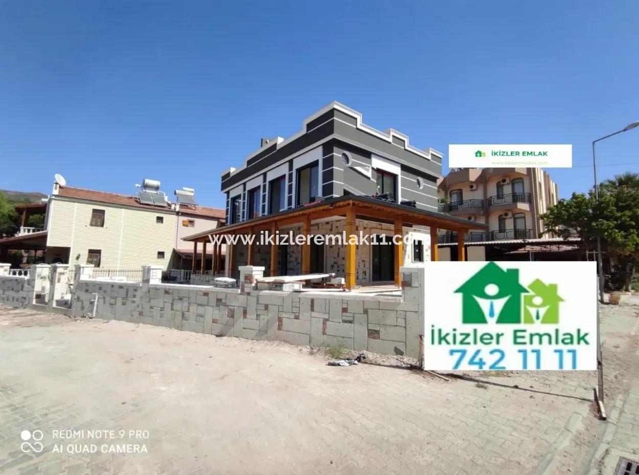 100 M, Zwei Getrennte Villas Für Verkauf Von Sea In Sefer-Sar Ürkmez