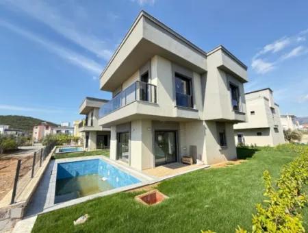 3 In 1 Villa Mit Null Pool Zum Verkauf Mit Großem Garten In Doganbey, Seferihisar