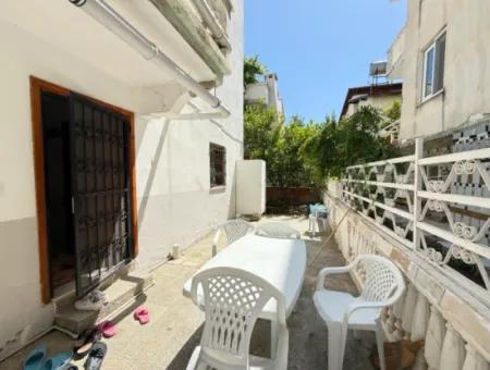 250 M Zum Meer In Ürkmez, Erschwinglicher Preis Zu Verkaufen 3 1 Wohnung Mit Garten
