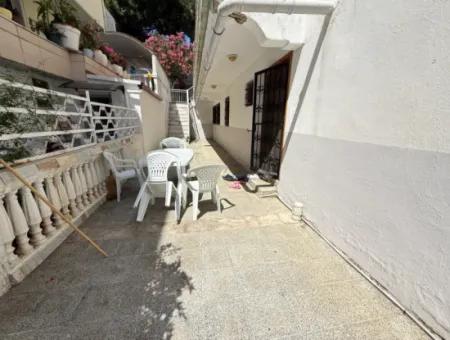 250 M Zum Meer In Ürkmez, Erschwinglicher Preis Zu Verkaufen 3 1 Wohnung Mit Garten