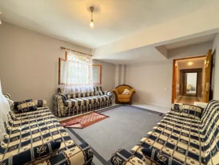250 M Zum Meer In Ürkmez, Erschwinglicher Preis Zu Verkaufen 3 1 Wohnung Mit Garten