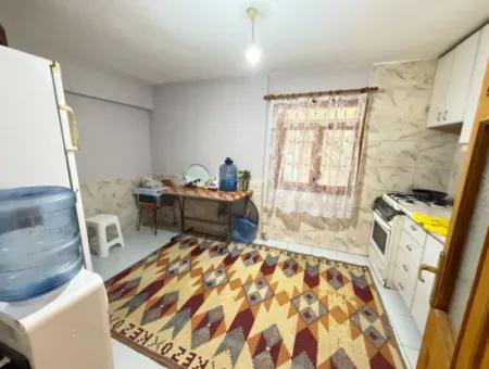 250 M Zum Meer In Ürkmez, Erschwinglicher Preis Zu Verkaufen 3 1 Wohnung Mit Garten