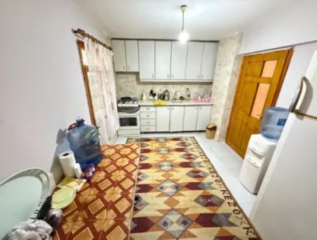 250 M Zum Meer In Ürkmez, Erschwinglicher Preis Zu Verkaufen 3 1 Wohnung Mit Garten