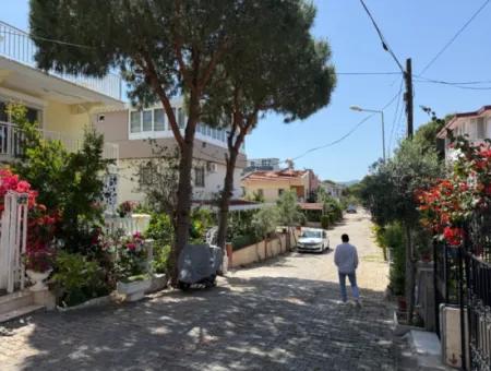 250 M Zum Meer In Ürkmez, Erschwinglicher Preis Zu Verkaufen 3 1 Wohnung Mit Garten
