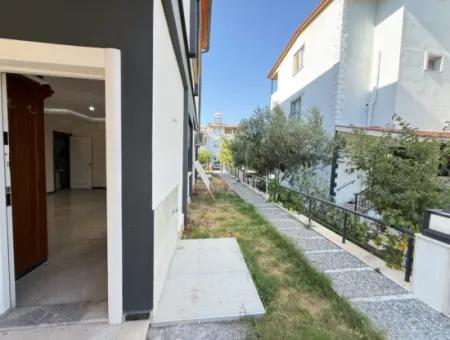 3 In 1 Villa Ohne Garten Zum Verkauf In Der Nähe Des Meeres In Doganbey, Seferihisar
