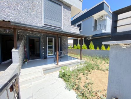 3 In 1 Maisonette Mit Großem Garten Zum Verkauf In Payamlı Village, Doganbey, Seferihisar