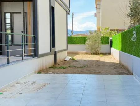 Freistehende Brandneue 3 1 Villa Mit Großem Garten Zum Verkauf In Seferihisar Doğanbey