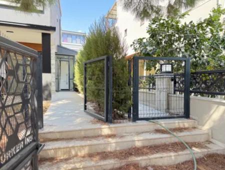 Luxuriöse 3 1 Maisonette-Villa Zum Verkauf Im Zentrum Von Seferihisar Ürkmez