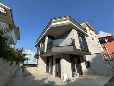Luxuriöse 3 1 Maisonette-Villa Zum Verkauf Im Zentrum Von Seferihisar Ürkmez