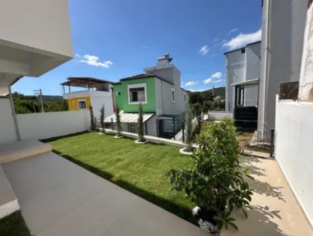 2 1 Villa Ohne Garten Zu Verkaufen In Seferihisar Doganbeypayamli