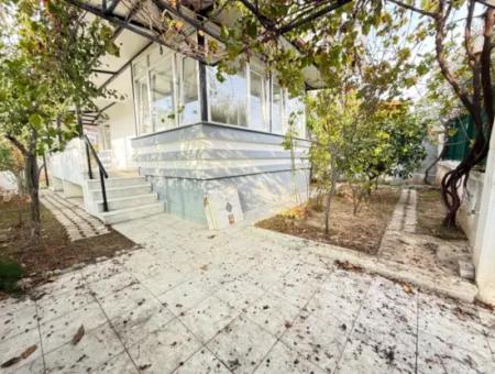 4 1 Villa Mit Großem Garten Zu Verkaufen In Seferihisar Doğanbey Zentrum