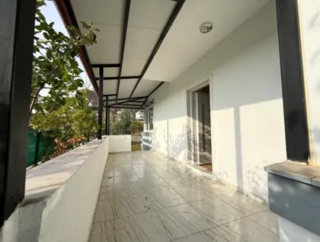 4 1 Villa Mit Großem Garten Zu Verkaufen In Seferihisar Doğanbey Zentrum