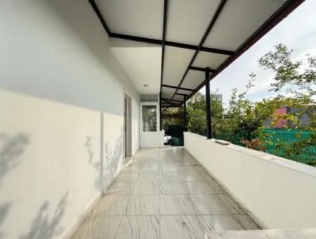 4 1 Villa Mit Großem Garten Zu Verkaufen In Seferihisar Doğanbey Zentrum
