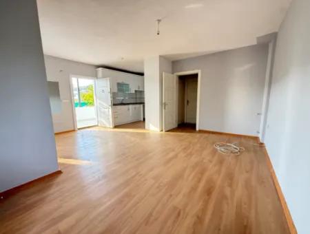 4 1 Villa Mit Großem Garten Zu Verkaufen In Seferihisar Doğanbey Zentrum