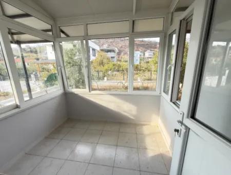 4 1 Villa Mit Großem Garten Zu Verkaufen In Seferihisar Doğanbey Zentrum