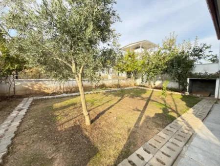4 1 Villa Mit Großem Garten Zu Verkaufen In Seferihisar Doğanbey Zentrum