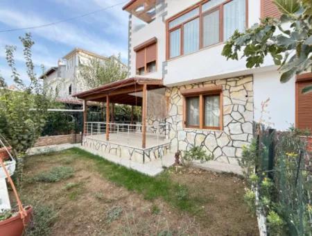 3 1 Villa Mit Großem Garten Zum Verkauf In Seferihisar Doğanbey Zentrum