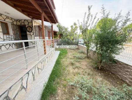 3 1 Villa Mit Großem Garten Zum Verkauf In Seferihisar Doğanbey Zentrum