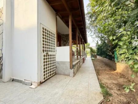 3 1 Villa Mit Großem Garten Zum Verkauf In Seferihisar Doğanbey Zentrum