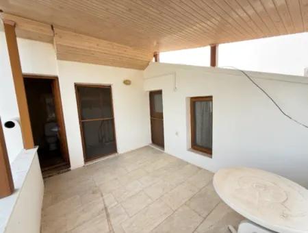 3 1 Villa Mit Großem Garten Zum Verkauf In Seferihisar Doğanbey Zentrum