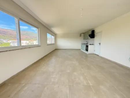 Teilen 3 2 Neue Wohnungen Mit Aufzug Maisonette Zum Verkauf Im Zentrum Von Kazan Seferihisar Ürkmez