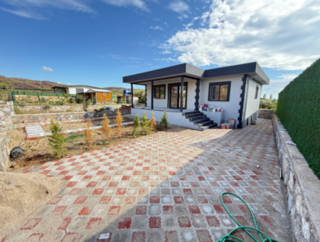 Freistehendes 2 1 Sommerhaus In Einem 300 M² Großen Garten Zu Verkaufen In Seferihisar Kavaklıdere