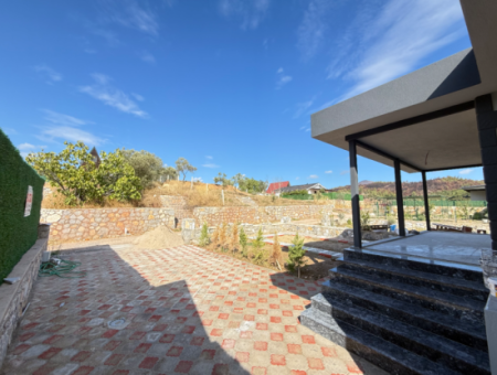 Freistehendes 2 1 Sommerhaus In Einem 300 M² Großen Garten Zu Verkaufen In Seferihisar Kavaklıdere