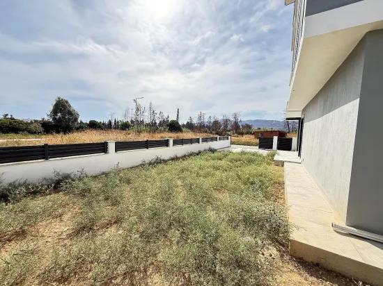 Seferihisar Doğanbey – Zu Verkaufen Neue 3+1 Duplex Villa – Großzügiger Garten