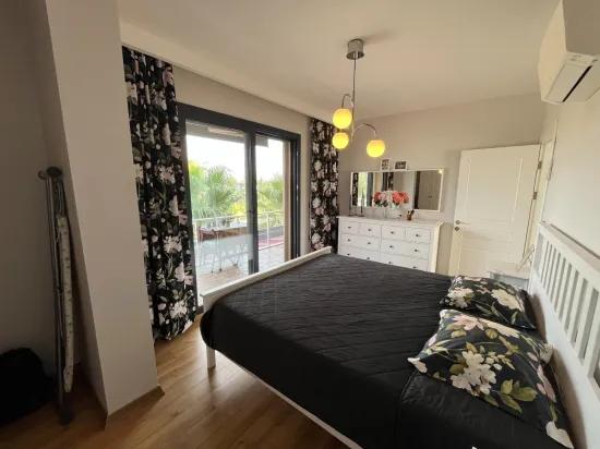 Seferihisar In Bengiler, Am Meer, Im Poolkomplex Zu Verkaufen 3+1 Doppelgeschosswohnung!
